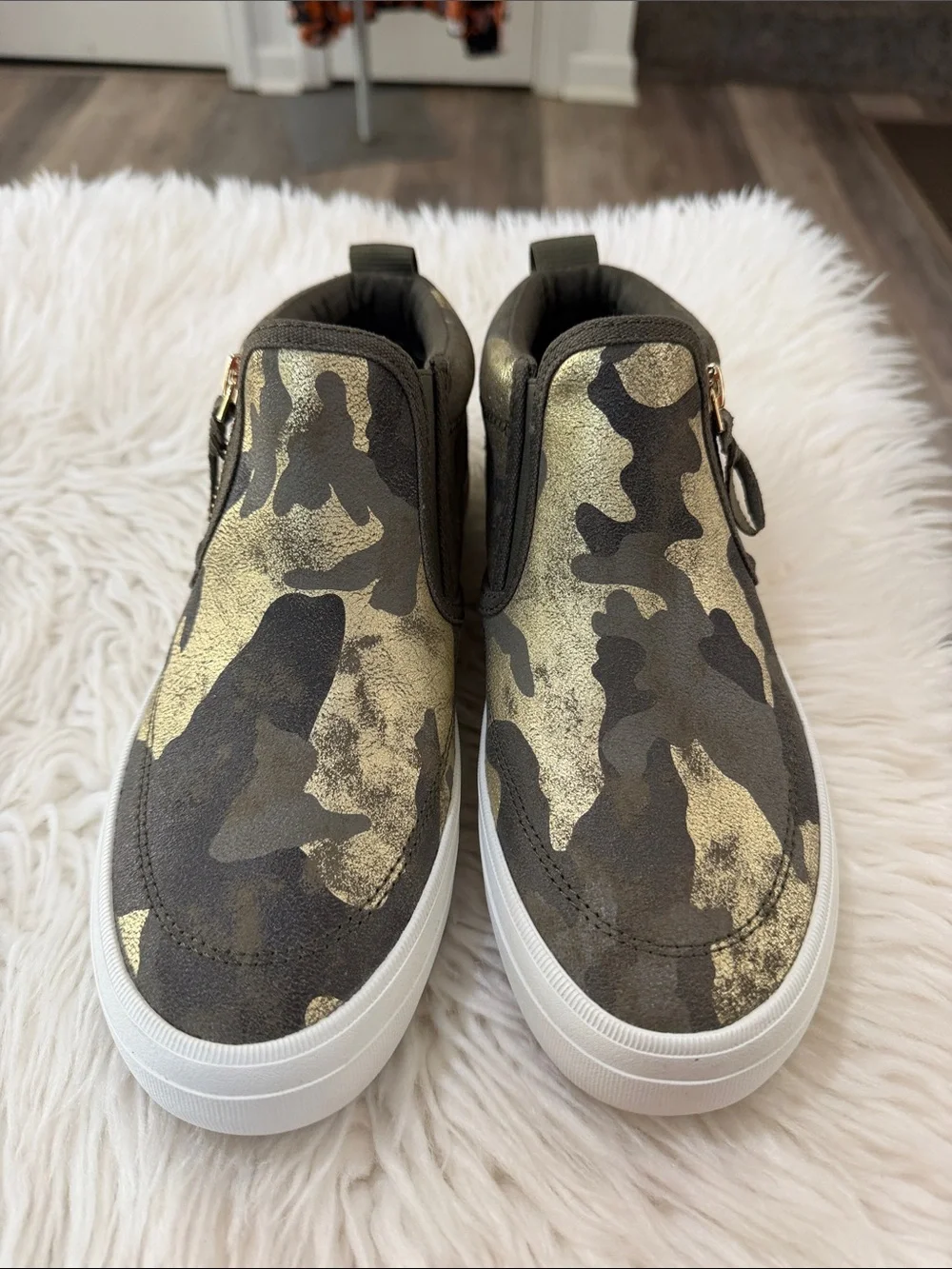 Sperry Camouflage Gold and Olive Slip-On Flats Size 7.5 NWOT
